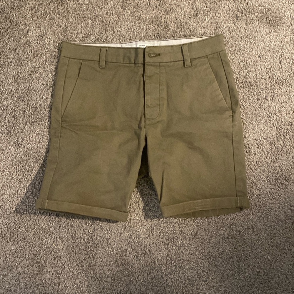 Men’s Topman khaki stretch skinny shorts W30. Used good condition
